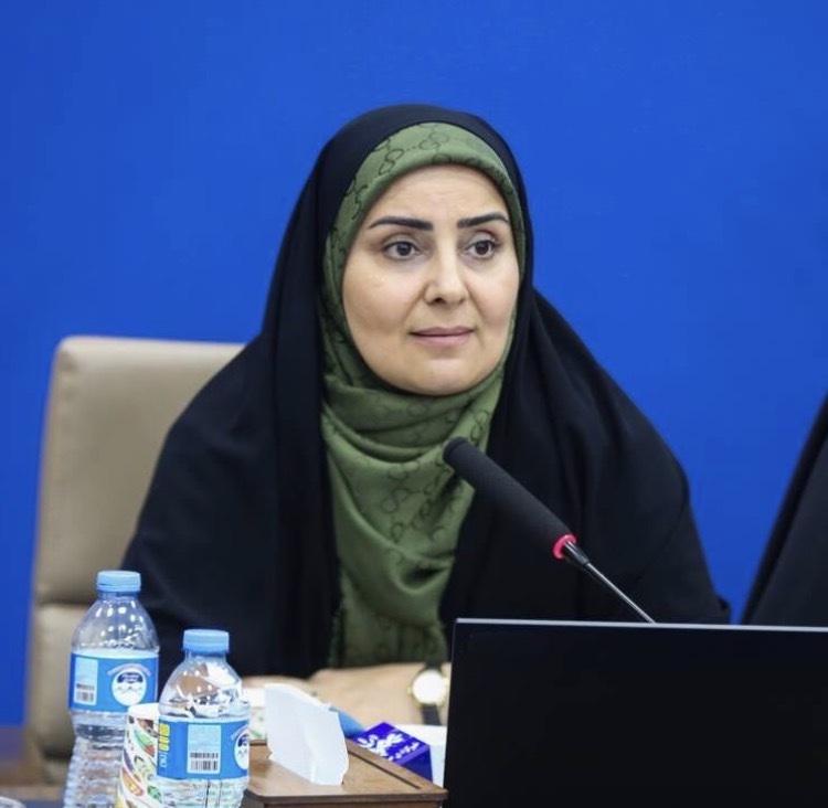 پاسخ به احضاریه‌های مجلس به تعویق افتاد