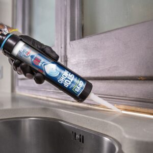 مقایسه کارایی اسپری فوم پلی‌یورتان با چسب سیلیکون ضدآب