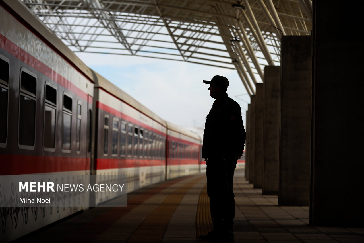 سهم ۳۰ درصدی راه‌آهن از جابه‌جایی بار و مسافر قابل تحقق است