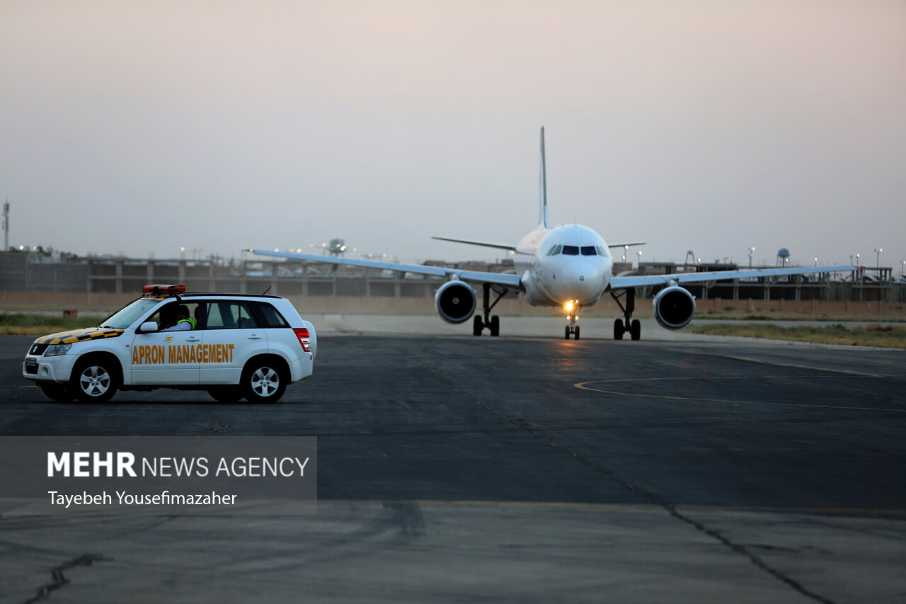بررسی وضعیت عملیاتی ناوگان آسمان با حضور رئیس سازمان هواپیمایی