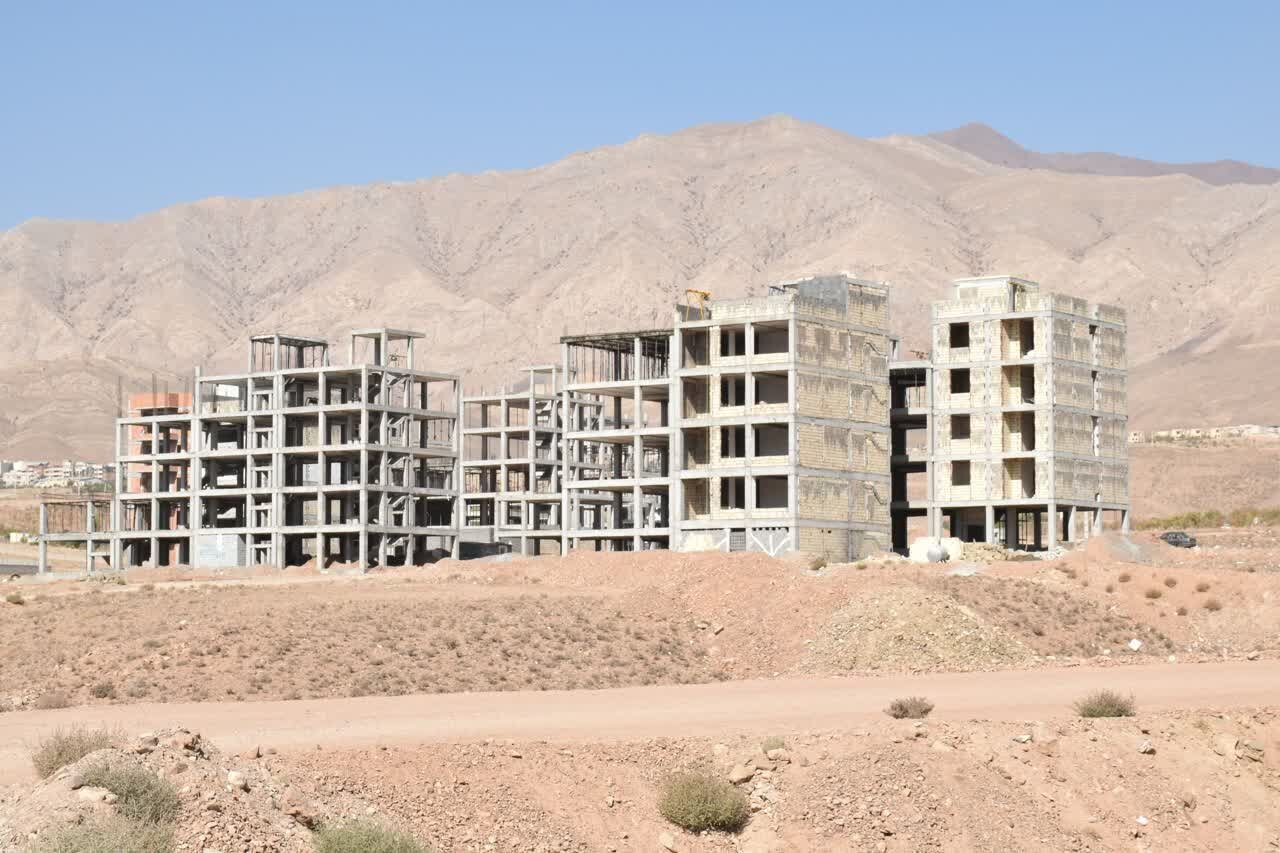 دولتهای مختلف وظیفه خود را در ساماندهی مسکن رها کردند و کار دست سفته بازان افتاد