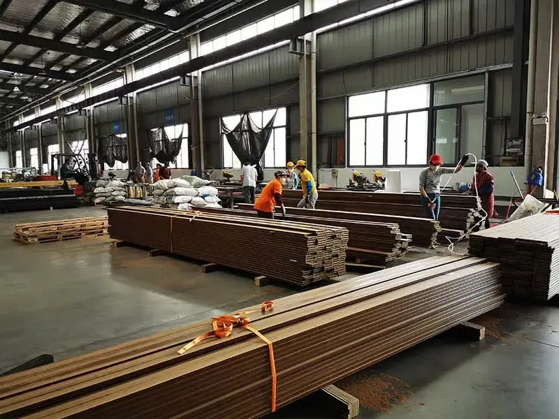 آیا چوب پلاست بازیافتی است؟ نگاهی به مزایای زیست محیطی این متریال