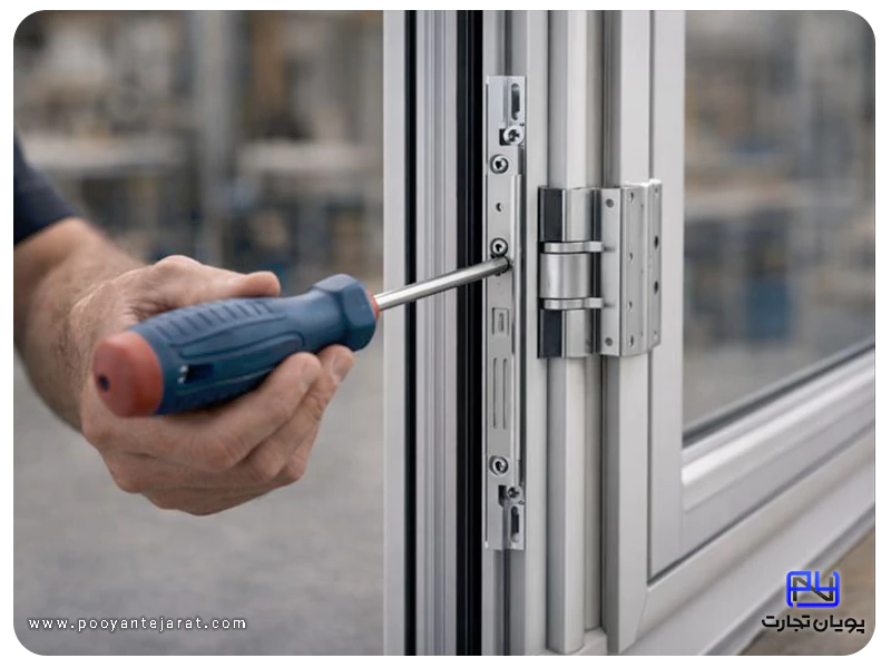 نصب یراق آلات درب و پنجره آلومیینیومی