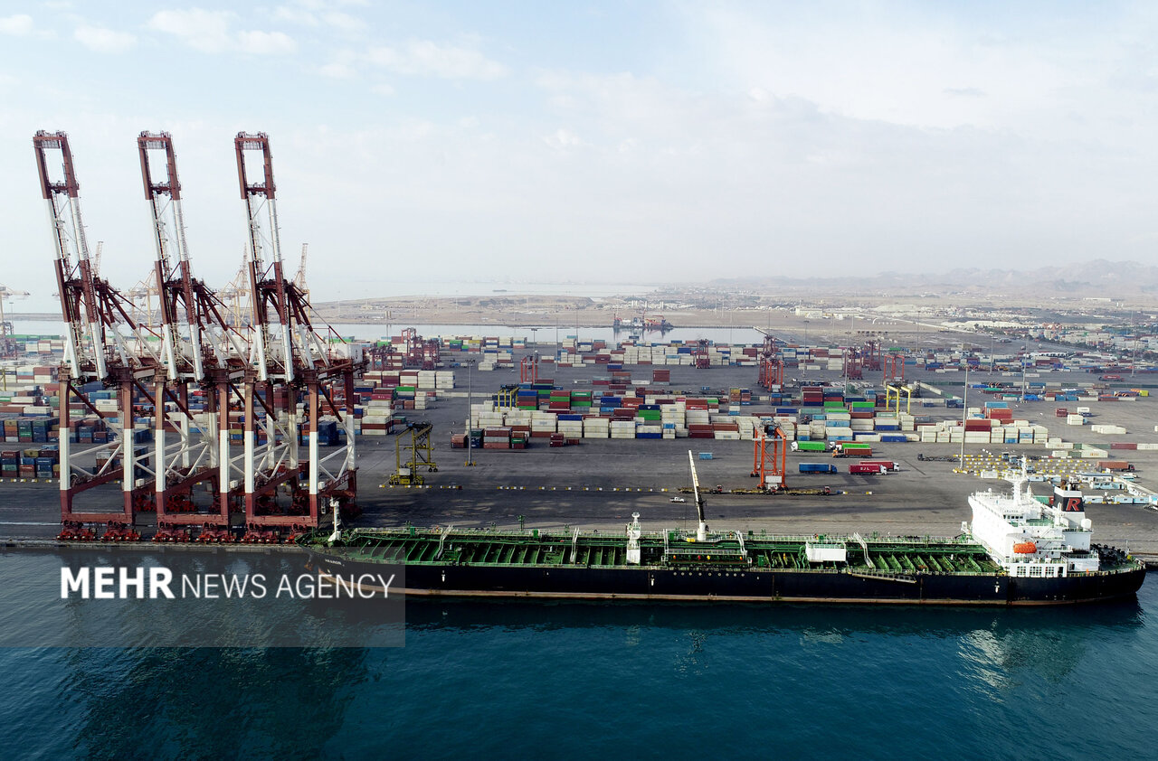 معطلی کشتی‌ها در لنگرگاه؛ واردات کالاهای اساسی گرفتار فرآیندهای ارزی
