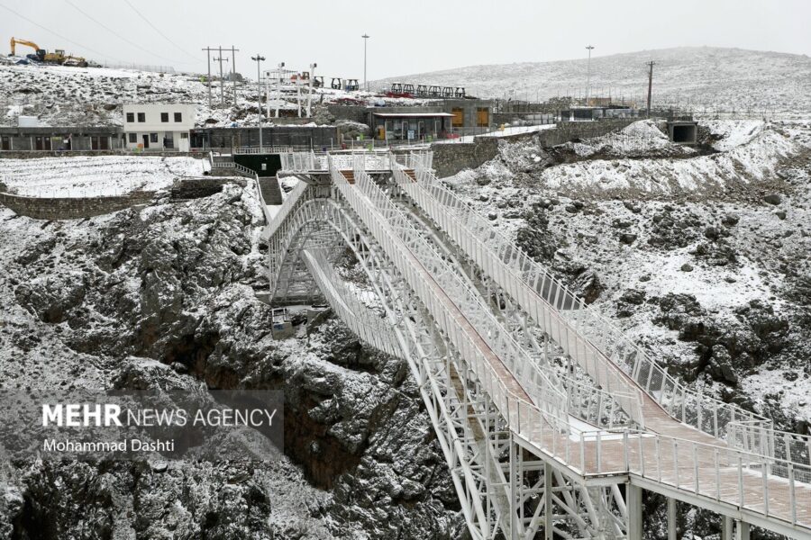 بارش باران و برف در ارتفاعات پایتخت؛ هوا سه درجه سرد می‌شود