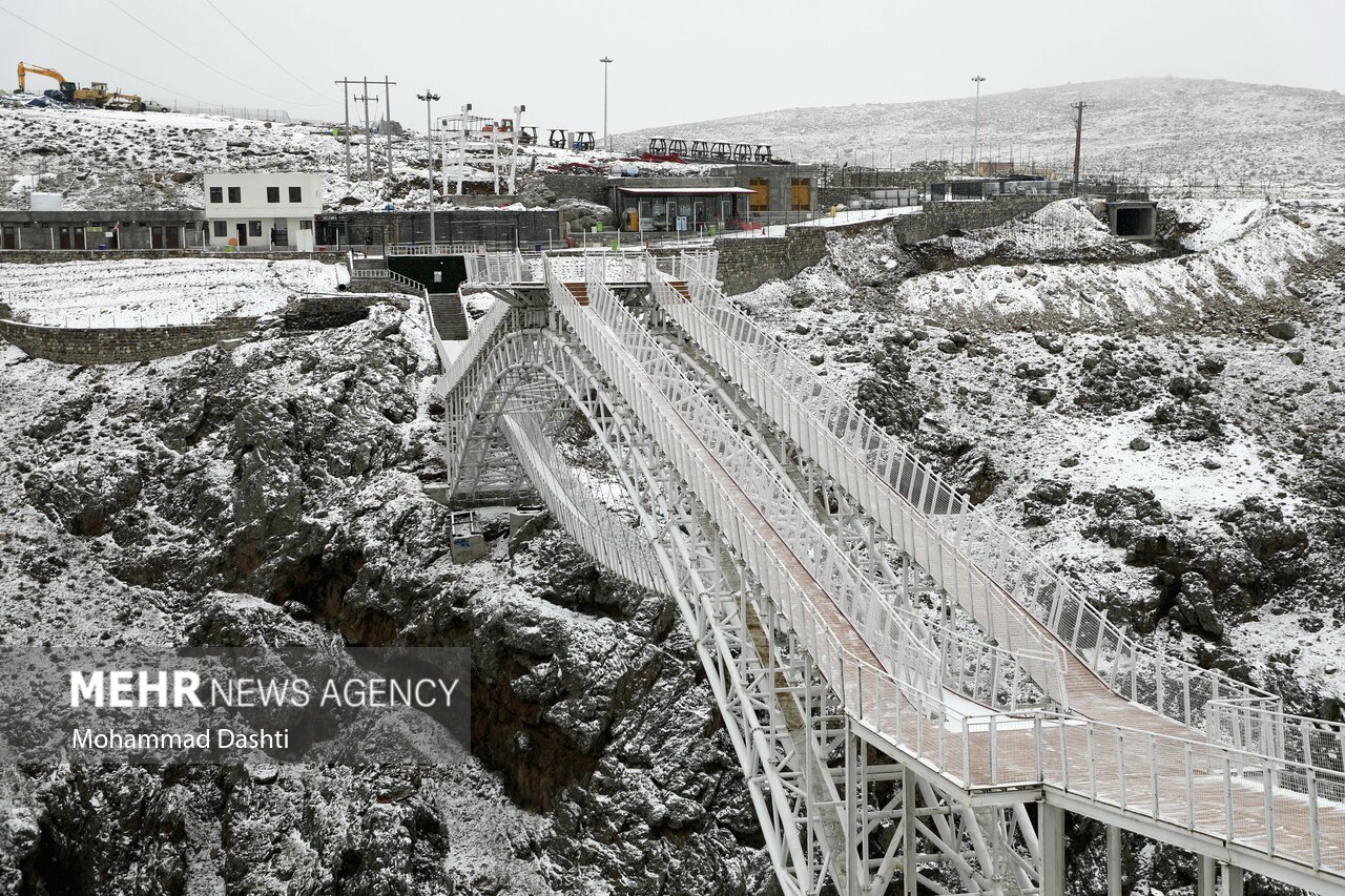 بارش باران و برف در ارتفاعات پایتخت؛ هوا سه درجه سرد می‌شود