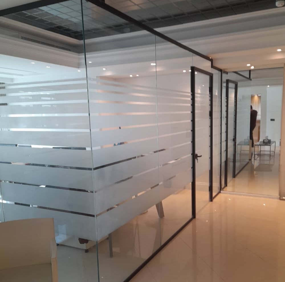 انواع پارتیشن | راهنمای جامع و کاربردی برای تفکیک فضاهای اداری و مسکونی