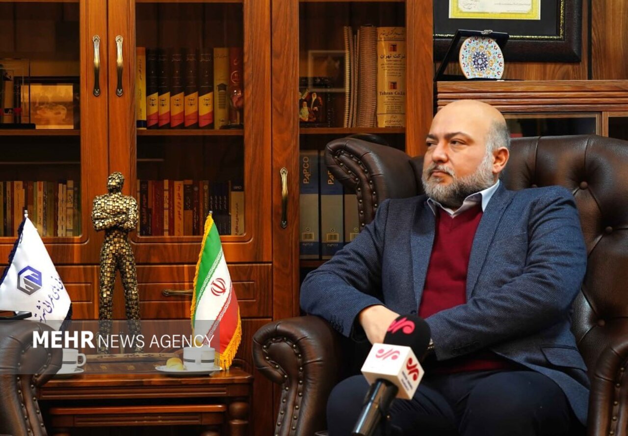 بازار مسکن در سایه نوسانات ارزی؛ فروشندگان از معامله عقب‌نشینی می‌کنند