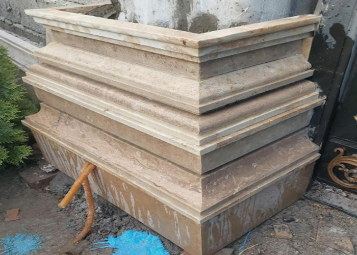 پا ستون‌ سنگی