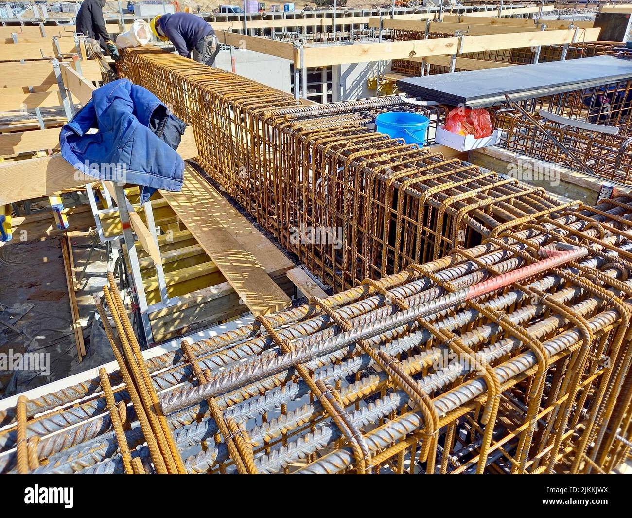 کلاف‌بندی ساختمان چگونه انجام می‌شود